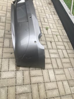 Alternátor a zadní nárazník Z4 E85 - 7