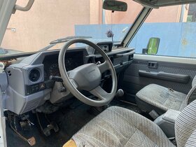 Toyota Land Cruiser KZJ73 na náhradné diely - 7