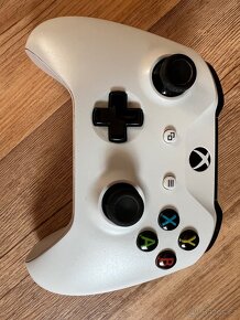Xbox One S - 7