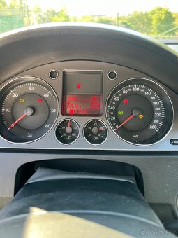 Volkswagen Passat 2.0 TDI, automat, rok 2006 - 7