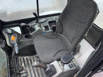 Pásové rypadlo / bagr / Bobcat E35 / hmotnost 3.4 t - 7