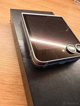 Samsung Z Flip 6 256GB - 7