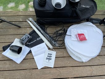 HELIOS 300C Kit - světla, softboxy, deštníky, stativy, atd. - 7