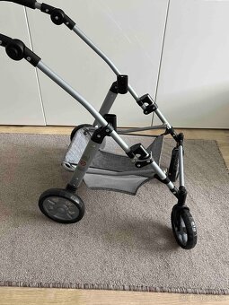 Kočárek na panenku zn. Chic - téměř nový - 7