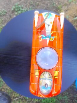 E film Lemez Stará kovová hračka - 7