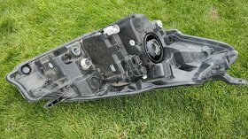 Toyota Yaris III 2014-2017, lave predne svetlo z den. sviet. - 7
