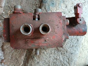 Rozvaděč hydraulický - 7