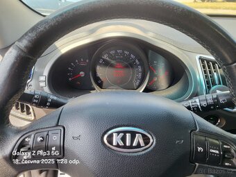 Prodám Kia Sportage 2.0 diesl 100kw.Automat 4x4.Rv.2011. - 7