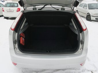 Ford Focus 1.6 i 74 kW 16V Ghia - 7