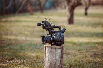 Canon C200 + EF 17-55 - 7