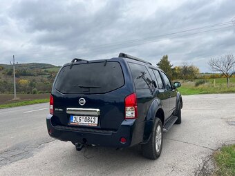 Nissan Pathfinder 2.5 128kw 4x4  7míst - 7