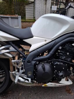 TRIUMPH Speed Triple 1050 - 7