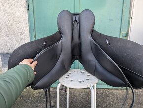 Prodám NOVÉ drezurní sedlo Thorowgood T4 17,5"/2 - 7