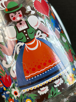 Skleněný korbel s víkem, folklórní motiv, Německo - 7