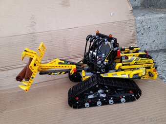 Lego pojízdný jeřáb 42108 a pásový čelní nakladač 42094 - 7