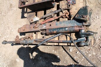 Zetor 7211 ramena konzole trn agrohák držák 3. bod - 7