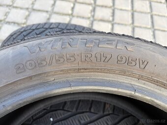 205/55/17 zimní - 7