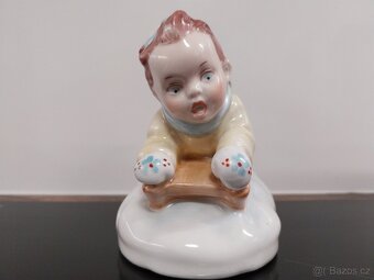 Chlapec na sáňkách - 7