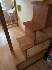 Zvýšená postel s úložnými schody 90x200 smrk - 7