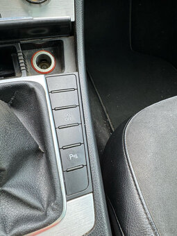 Volkswagen Passat 2.0 TDI 103 kW Xenony, Manual - 7