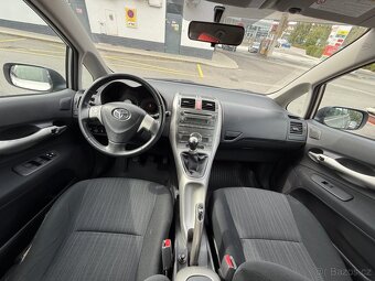 Toyota Auris 1.4 D-4D • 5/2007 • 66kw - 7