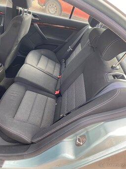 Octavia2 po faceliftu2009,kód barvy 9559 najeto 220 t - 7