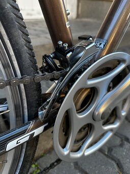 GT Nomad – pohodlné trekové kolo, rám 15", Shimano Acera - 7