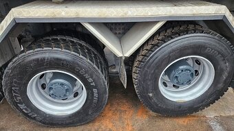 VOLVO FH 13 500 8x4 třístranný sklápěč - 7