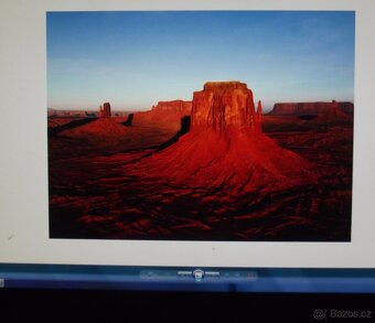 Velký Benq 24" monitor - 7