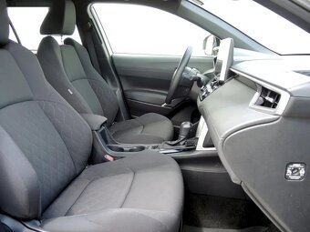 Toyota Corolla Cross, Comfort Business 2,0 Hybrid 4x 1 - 7