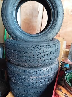 Prodam pouzite pneu 185/60R12C - 7