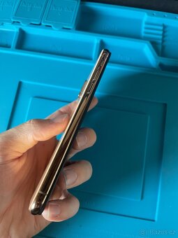 iPhone XS Gold 64GB, baterie 95% - 7