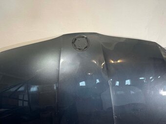 ŠKODA OCTAVIA 4 19-23 - kapota 5E3823155 POŠKOZENÁ - 7