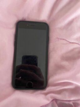 iPhone 8 - 7
