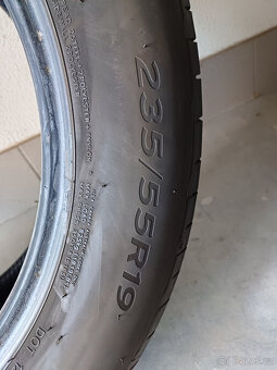 Samozacelující letní pneu značky Hankook Ventus S1evo 235/55 - 7