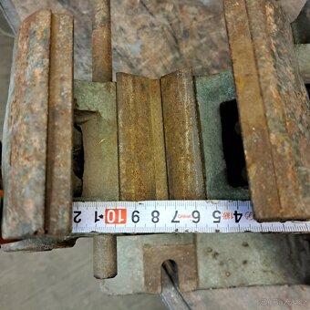 Strojní prismatický svěrák - 7