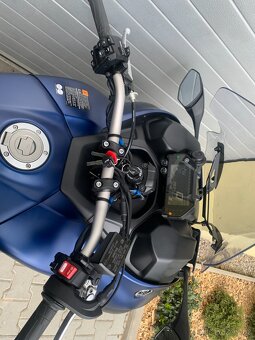 Yamaha Niken GT - 7
