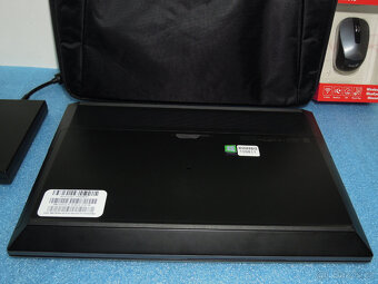 Herní HP ZBook G6 17.3" Intel Xeon 5Ghz 1TB SSD RTX5000 32G - 7