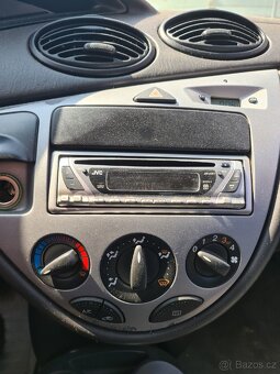 Ford Focus kombi 1,6 benzin - 7
