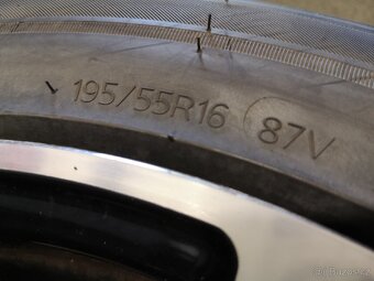 Opel Corsa alu 16 celoroční 195/55/16. - 7