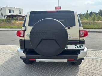 Toyota FJ Cruiser bez koroze, skvělý originální stav - 7