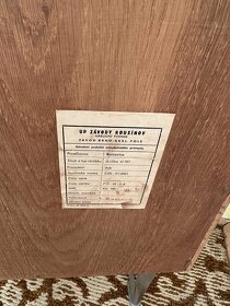 Skříňka vitrínka U157 Závody Rousínov - 7