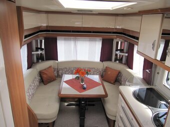 Prodám karavan Hobby 495 ufe,r.v.2013 + mover + předstan. - 7