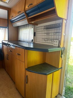 Karavan Hobby 440, pro 4 osoby, rok 1997 - 7