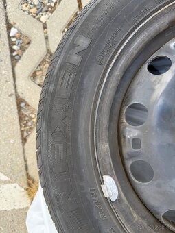 4x letní pneu vč. plechových disků 185/60 R15 - 7