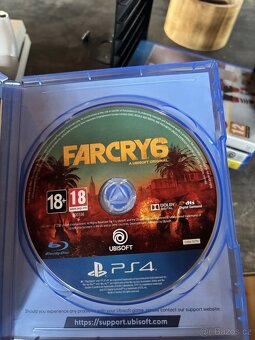 Playstation 4 - 7