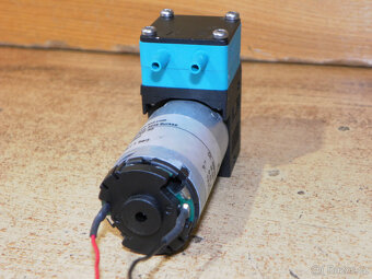 Čerpadlo pro chemické kapaliny KNF NF 30, 24 VDC - 7