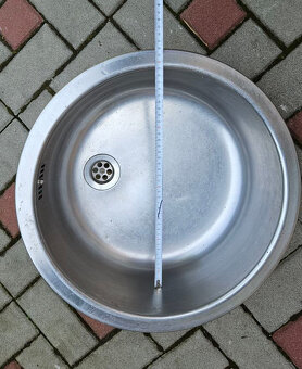 Kuchyňský kulatý nerez dřez, průměr 45 cm - 7