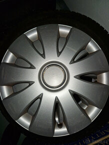 Plechové disky a zimní pneu 4x114,3 R14 komplet za 500 - 7