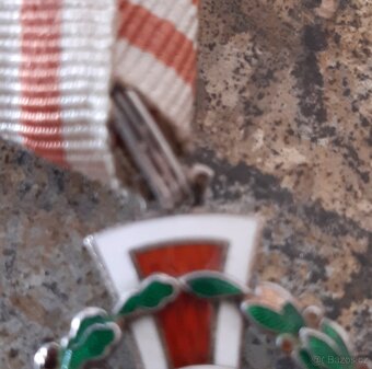 RU Stříbrný Červený kříž za zásluhy o Červenýkříž, FJI - 7